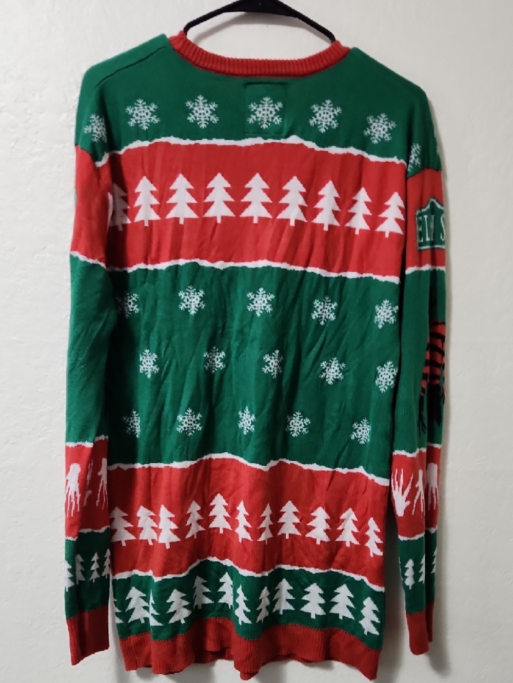 A Nightmare on Elm Street Men's Green & Red Graphic Sweater - Picture 5 of 5